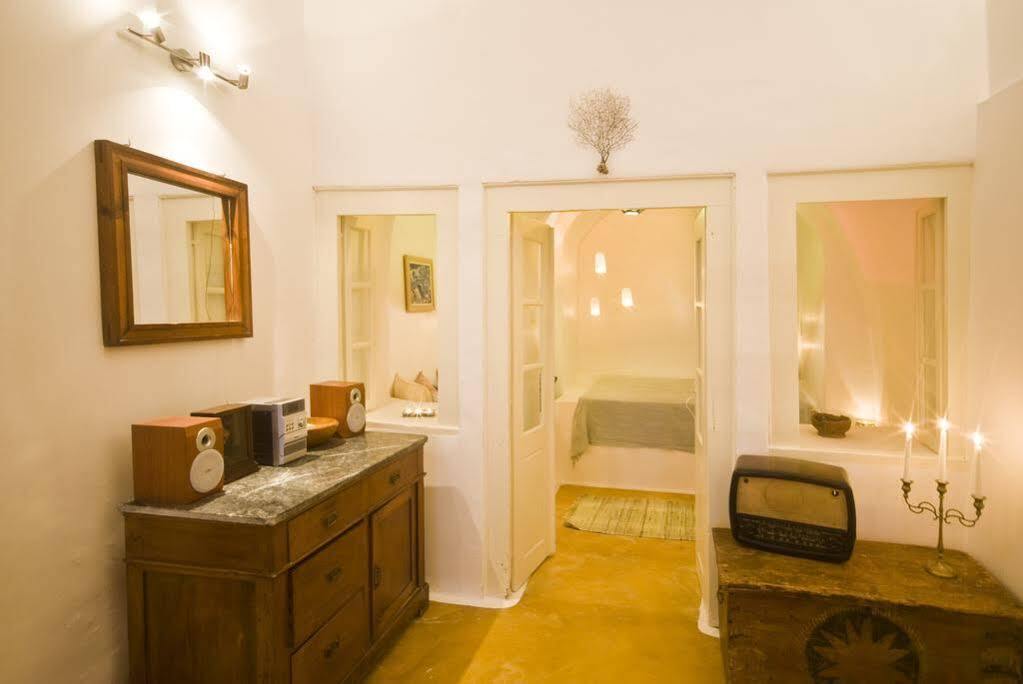 Zoe Aegeas Traditional Houses Oia  Exterior photo